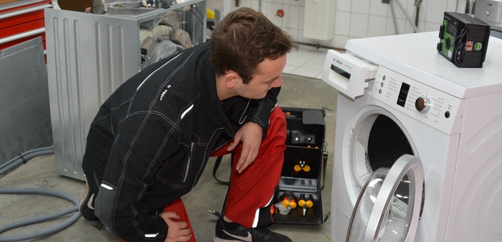 Eine Firma – viele Lösungen: Wir verstehen unser Handwerk! Eine Firma – viele Lösungen: Wir verstehen unser Handwerk!